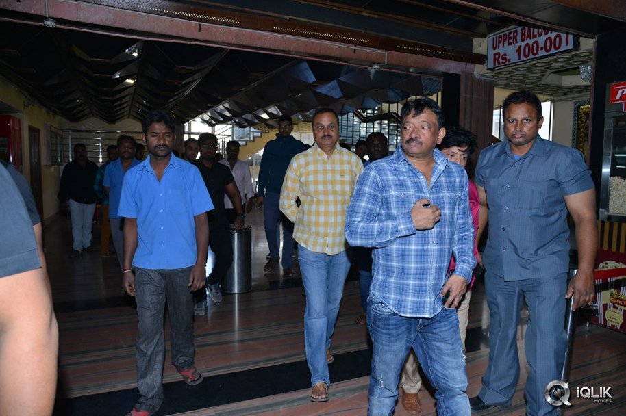 Vangaveeti-Team-at-Devi-Theater